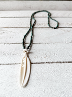 Collar pluma hueso boho