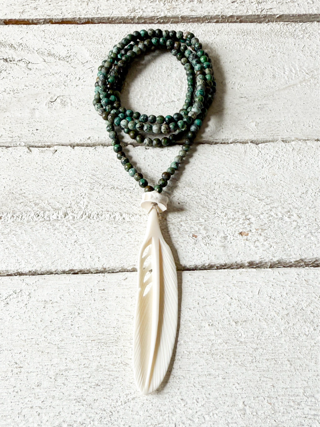 Collar pluma hueso boho