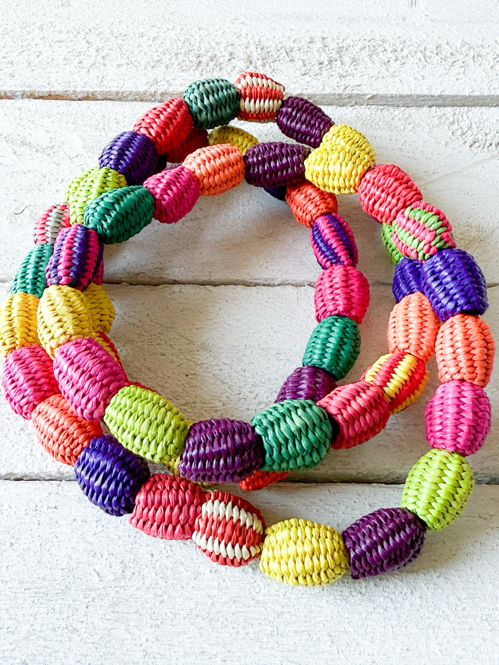 Collar bolas paja