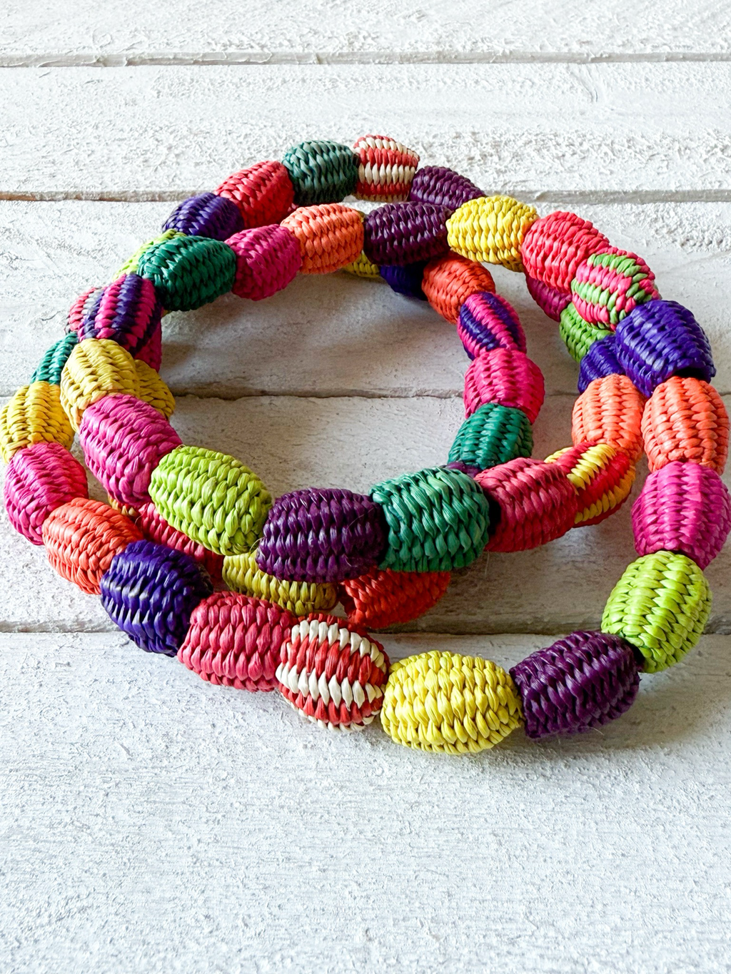 Collar bolas paja