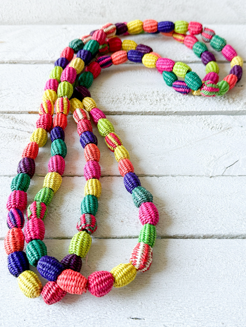 Collar bolas paja