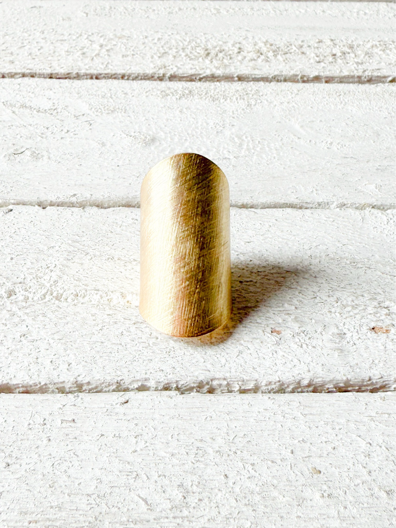 Anillo ancho mate dorado