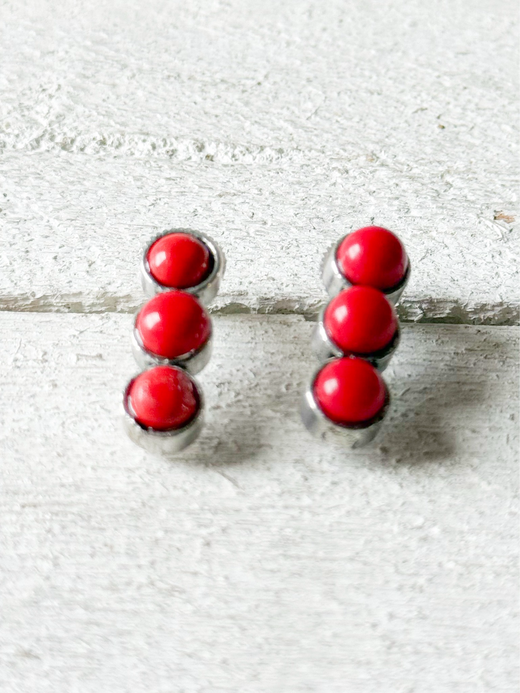 Pendientes tres piedras rojas