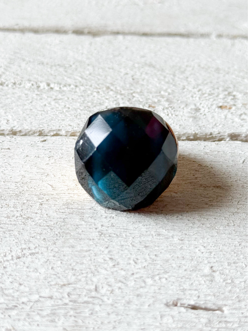 Anillo facetado azul plomo elástico
