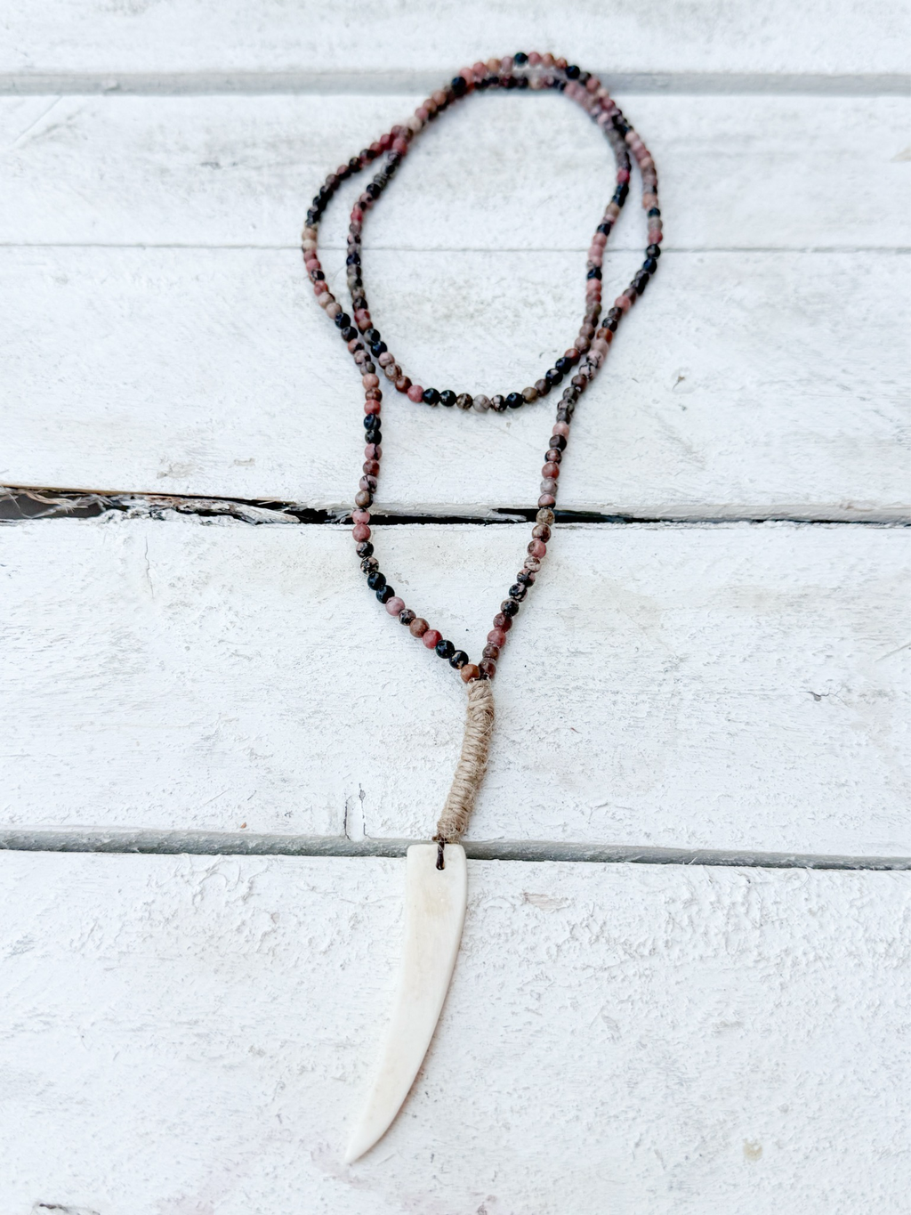 Collar corto África cuerda