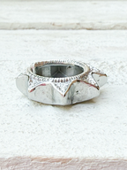 Anillo picos plateado