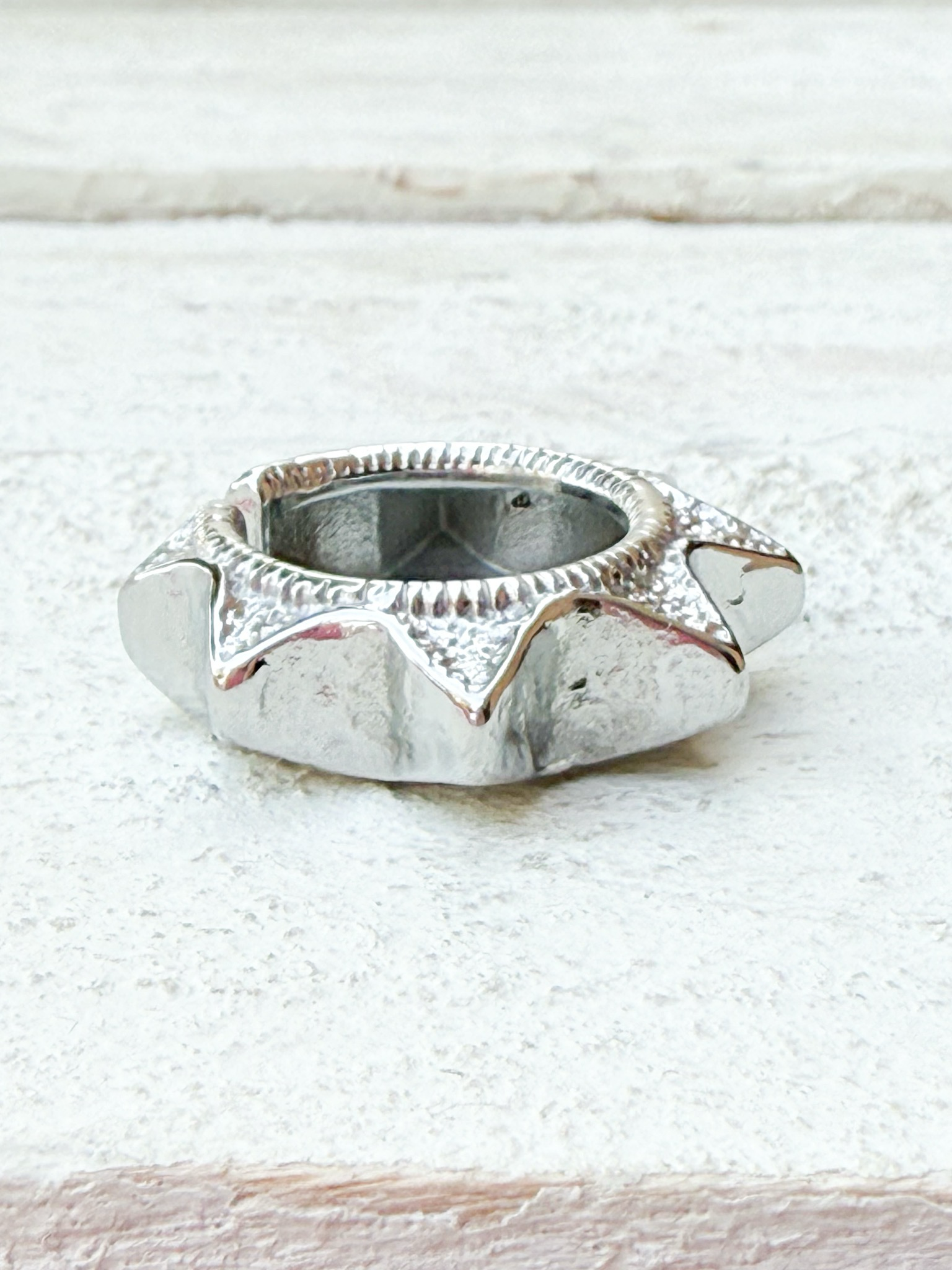 Anillo picos plateado