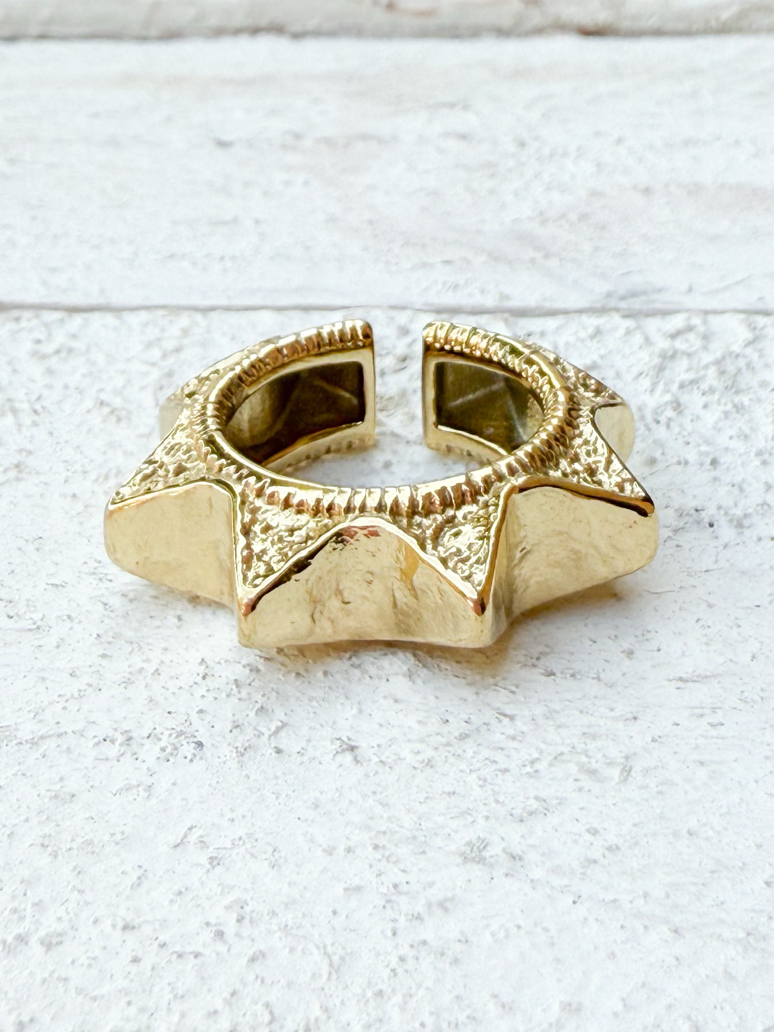 Anillo picos dorado
