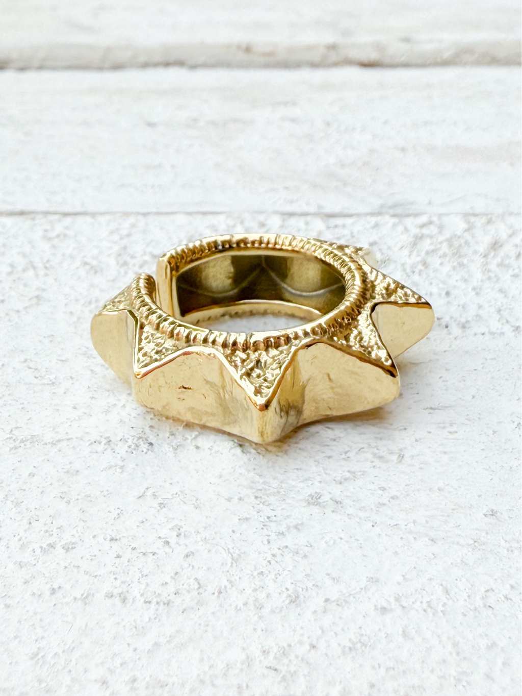Anillo picos dorado