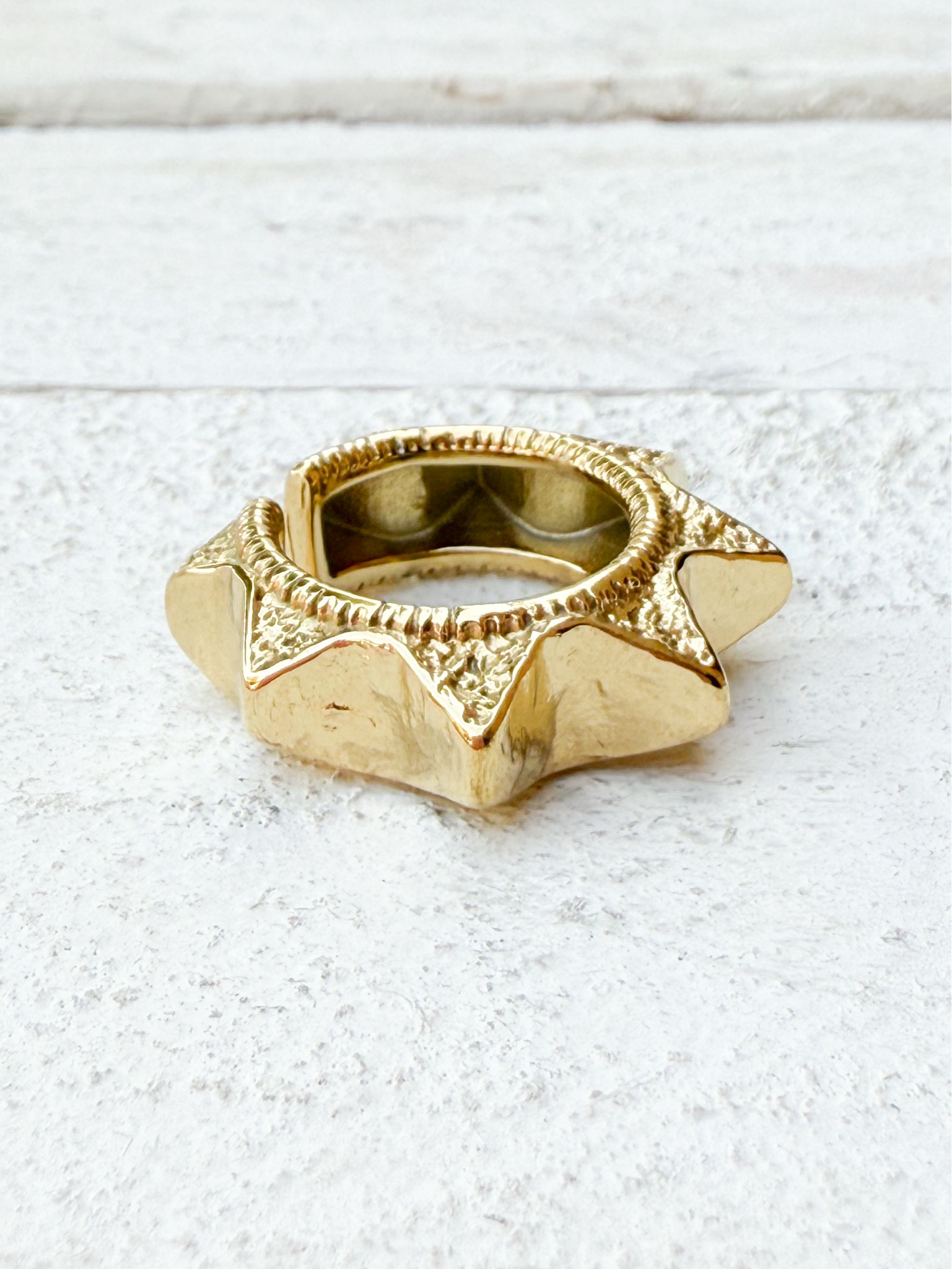 Anillo picos dorado