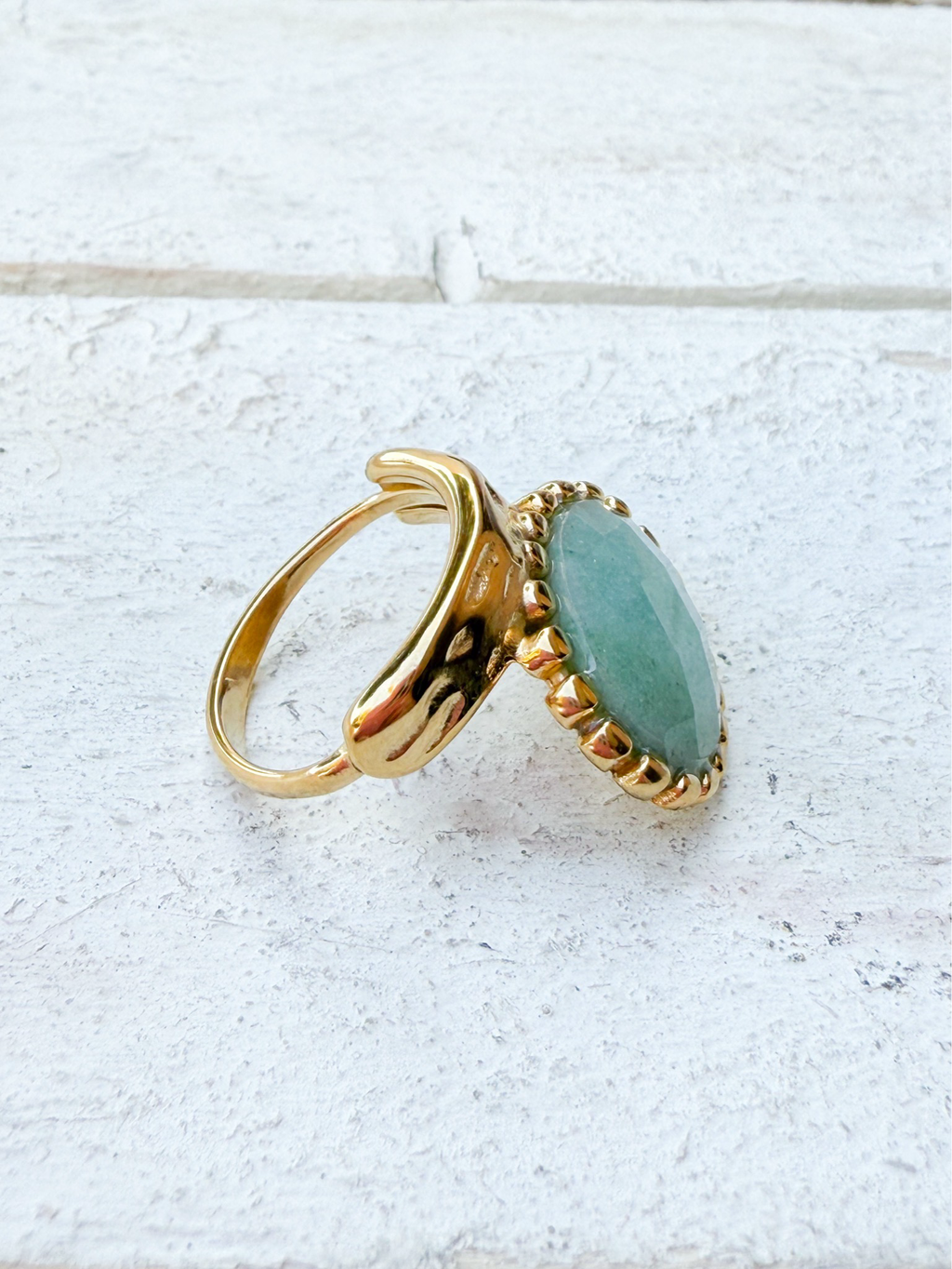 Anillo pedrusco enmarcado amazonita