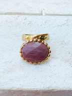 Anillo pedrusco enmarcado rodocrosita