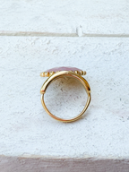 Anillo pedrusco enmarcado rodocrosita