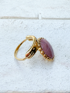 Anillo pedrusco enmarcado rodocrosita