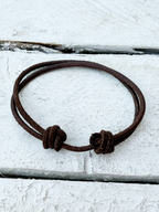 Pulsera cuero nudos