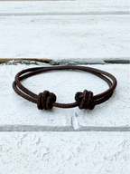 Pulsera cuero nudos