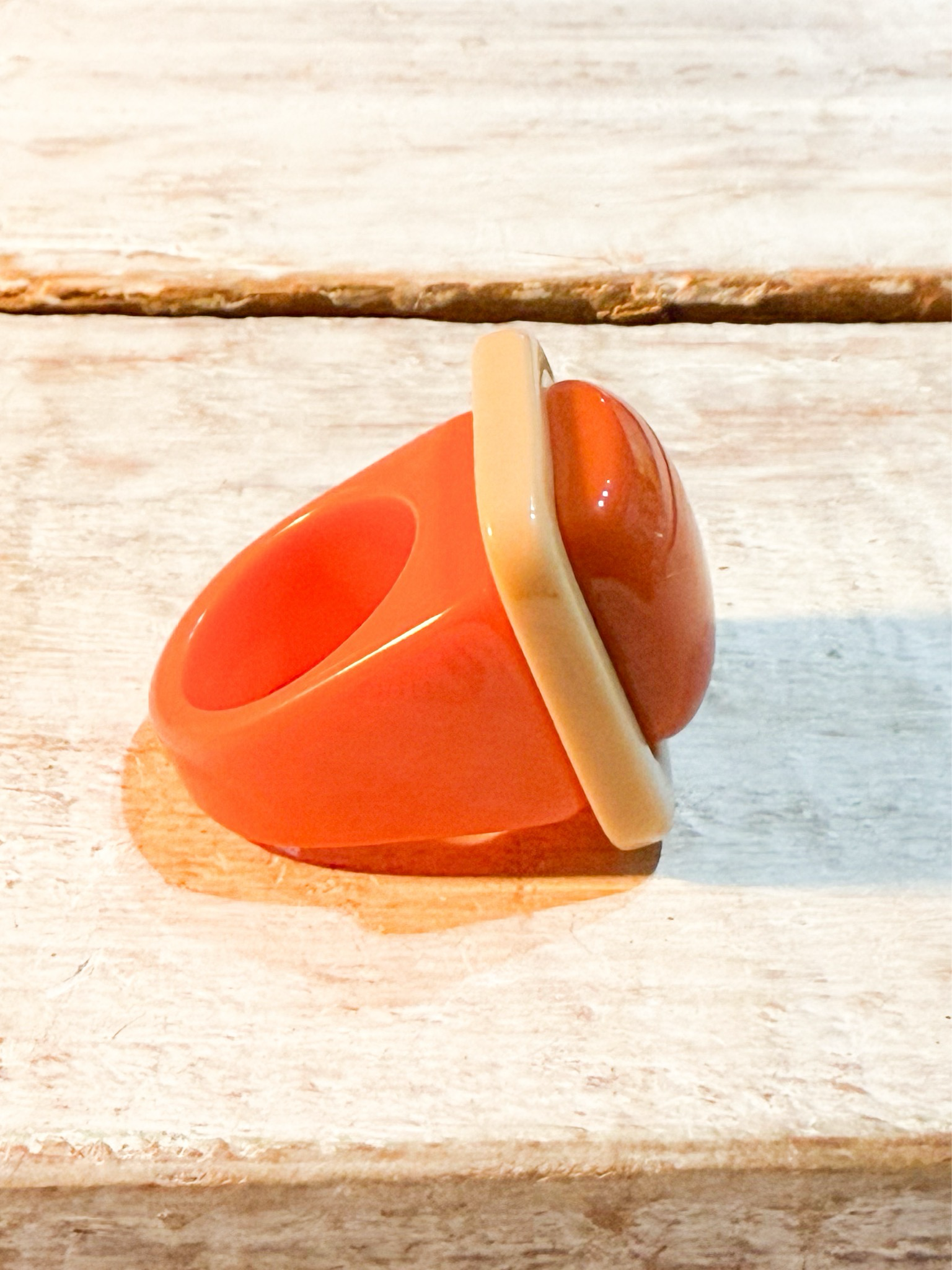 Anillo resina naranja