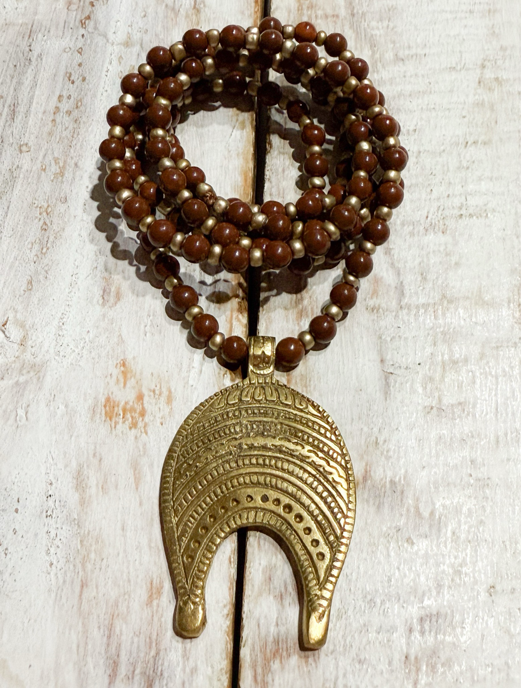 Collar tribal piedra marrón
