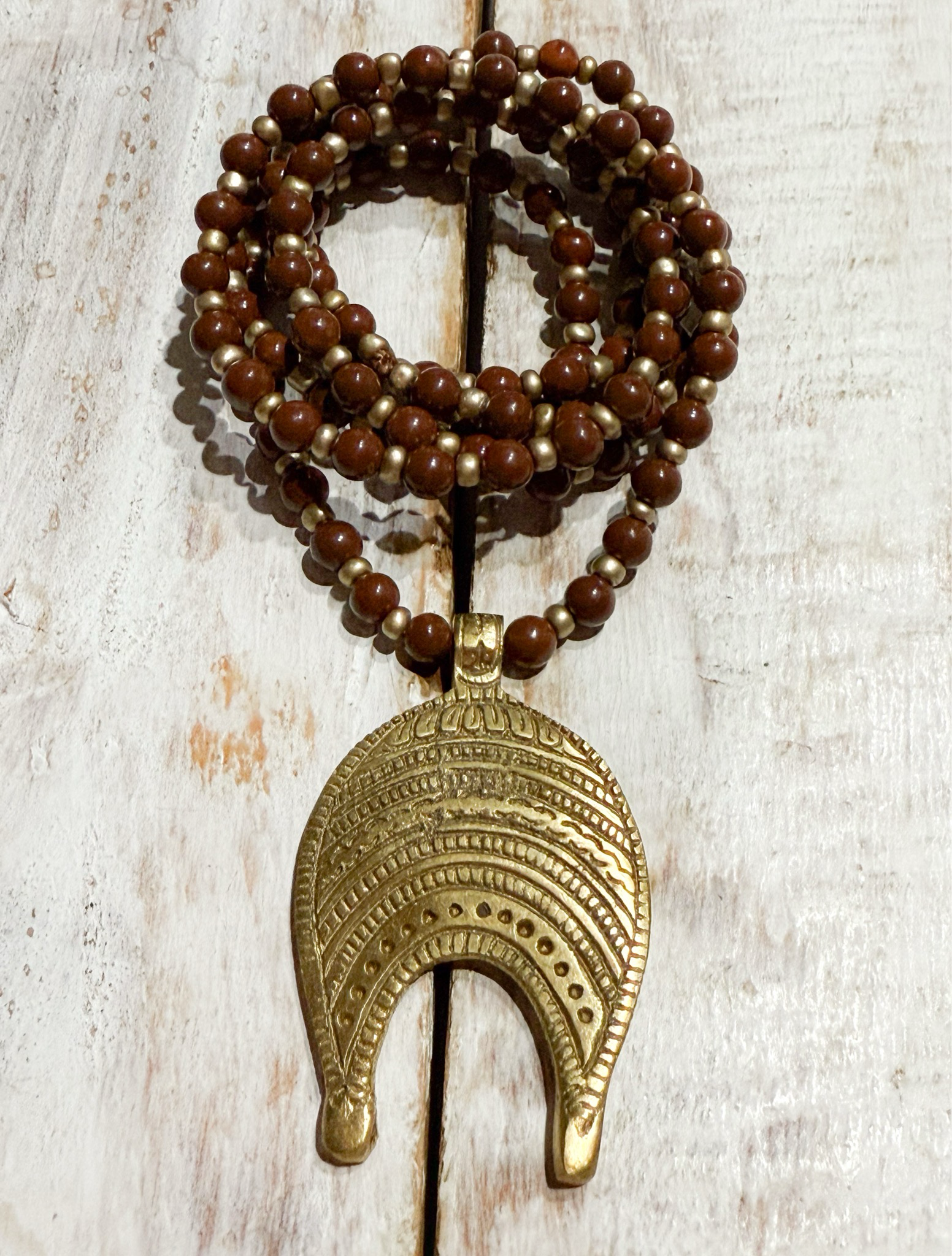 Collar tribal piedra marrón