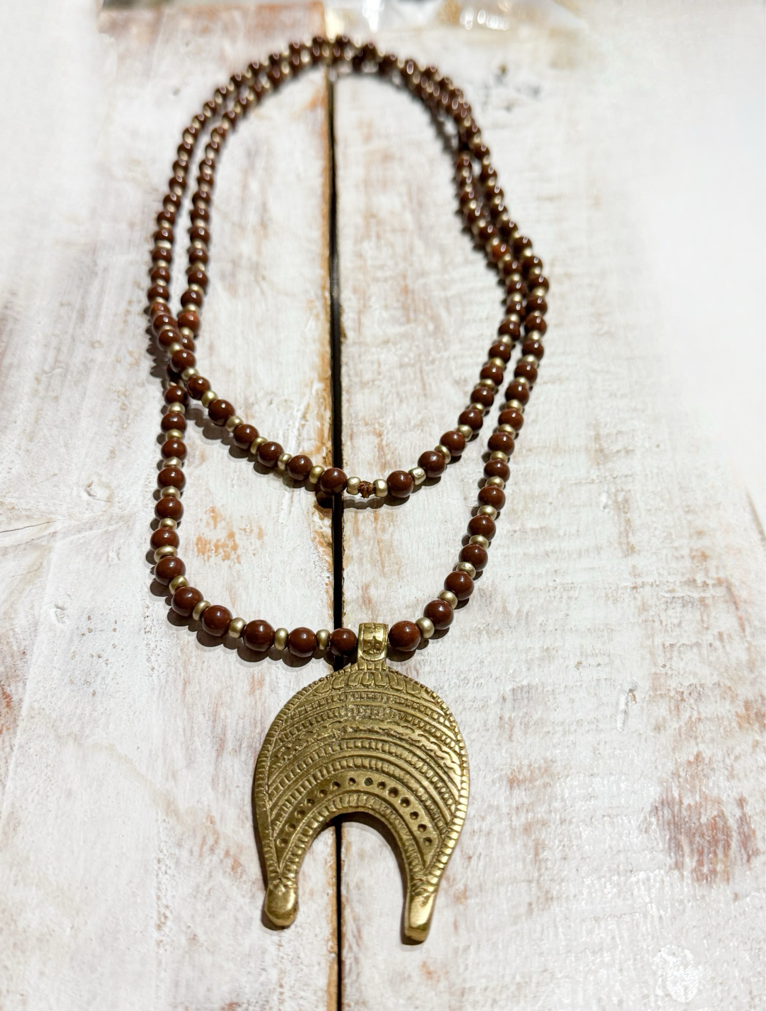 Collar tribal piedra marrón