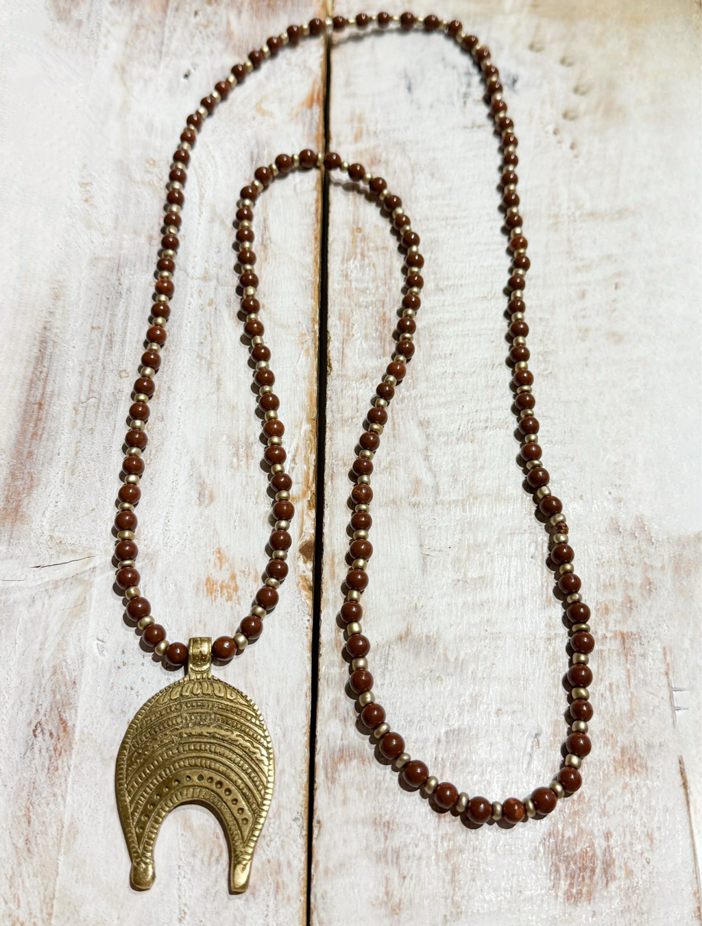 Collar tribal piedra marrón