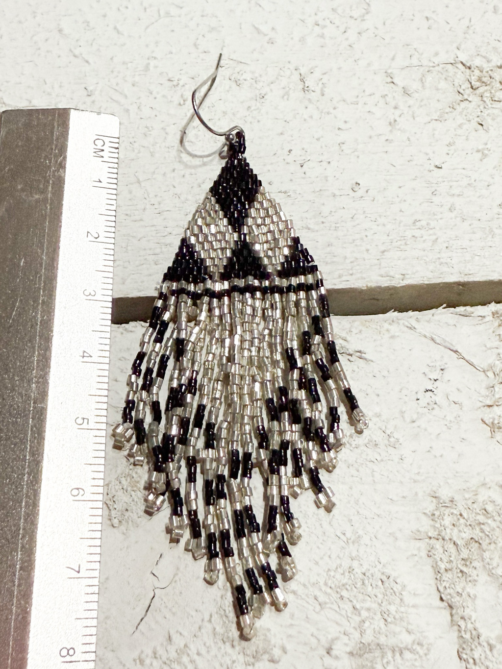 Pendientes miyuki triángulos plata y negro
