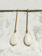 Pendientes barra gota plana natural