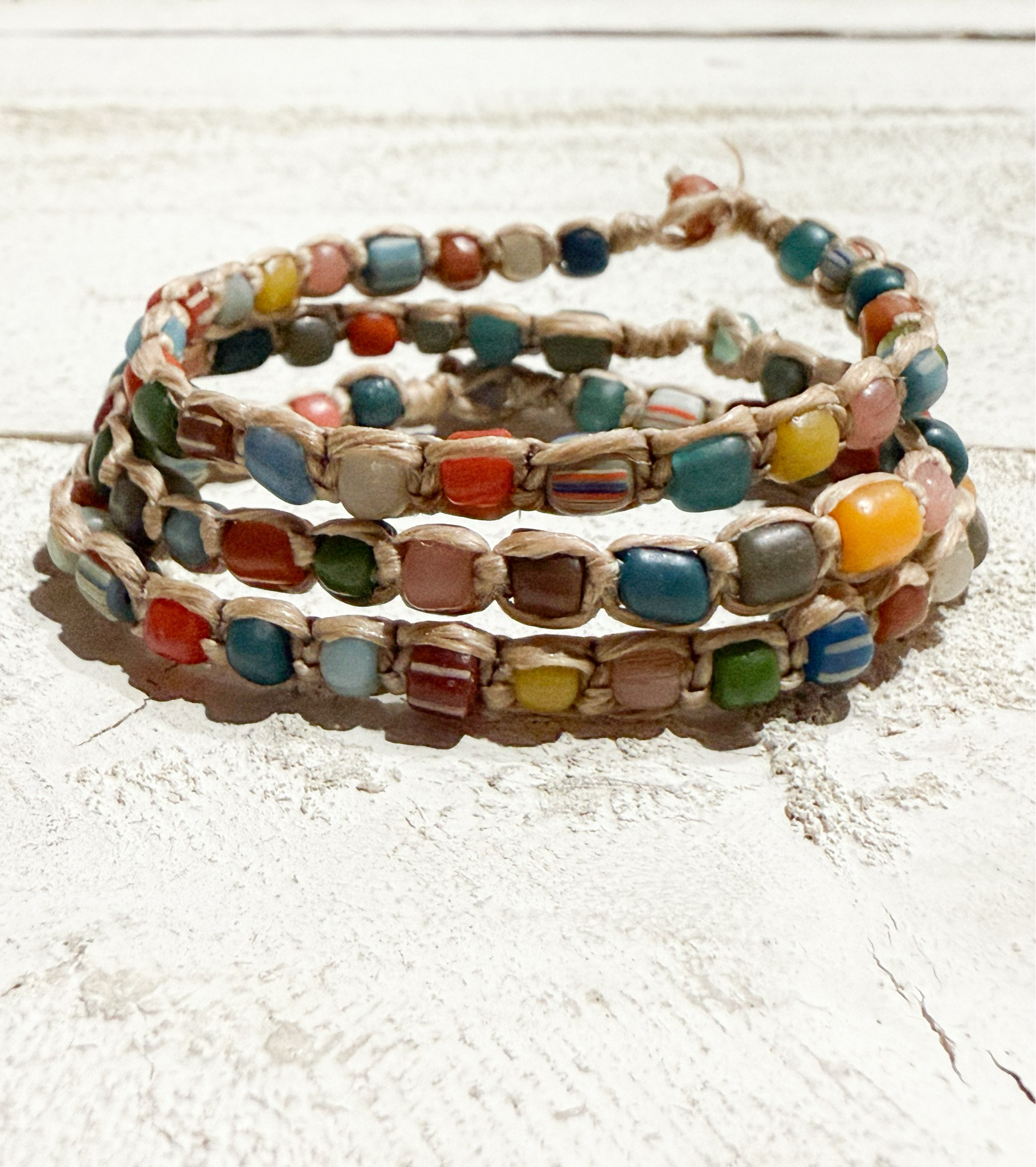 Pulsera piedras mix macramé