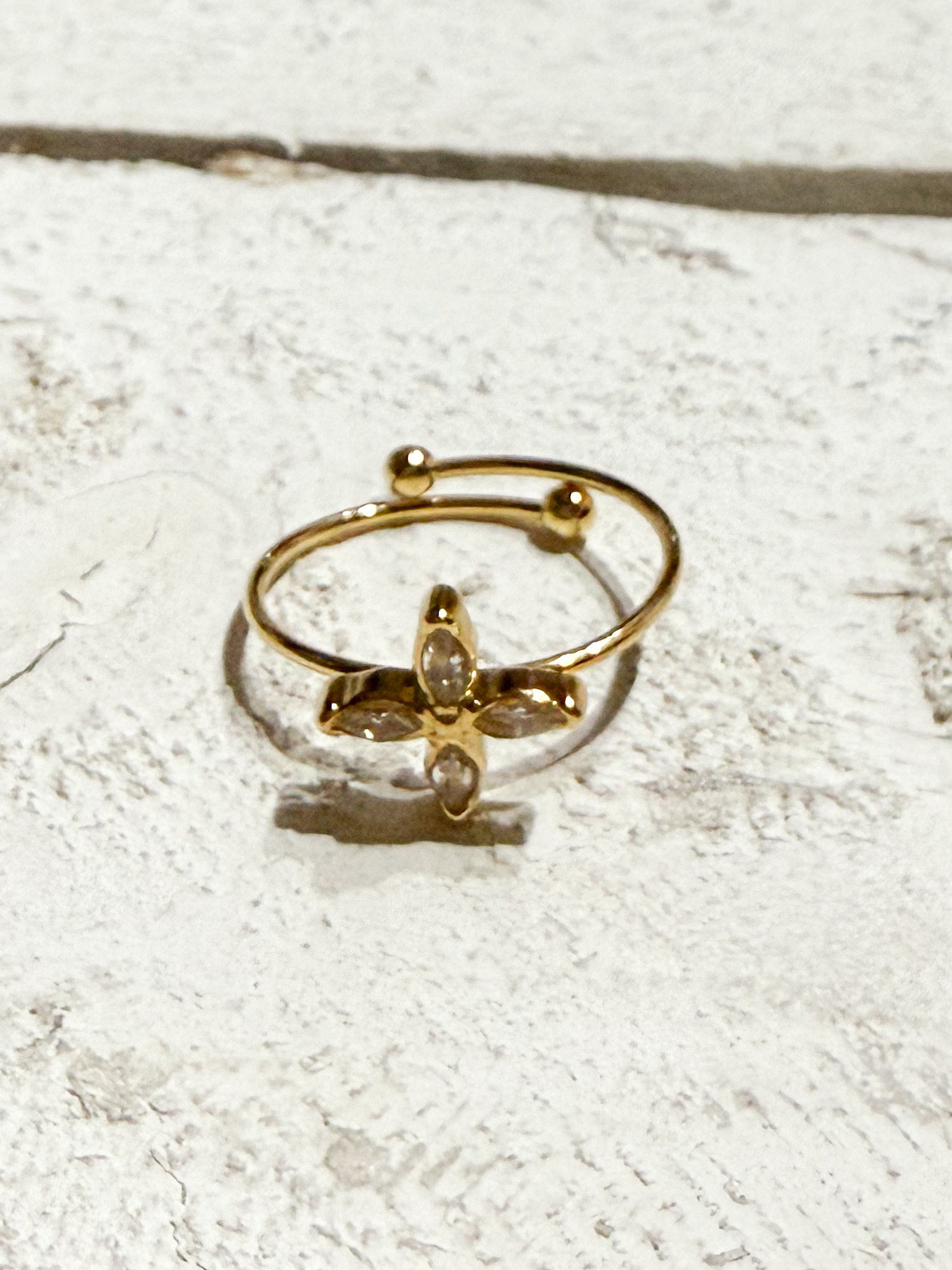 Anillo flor cristal