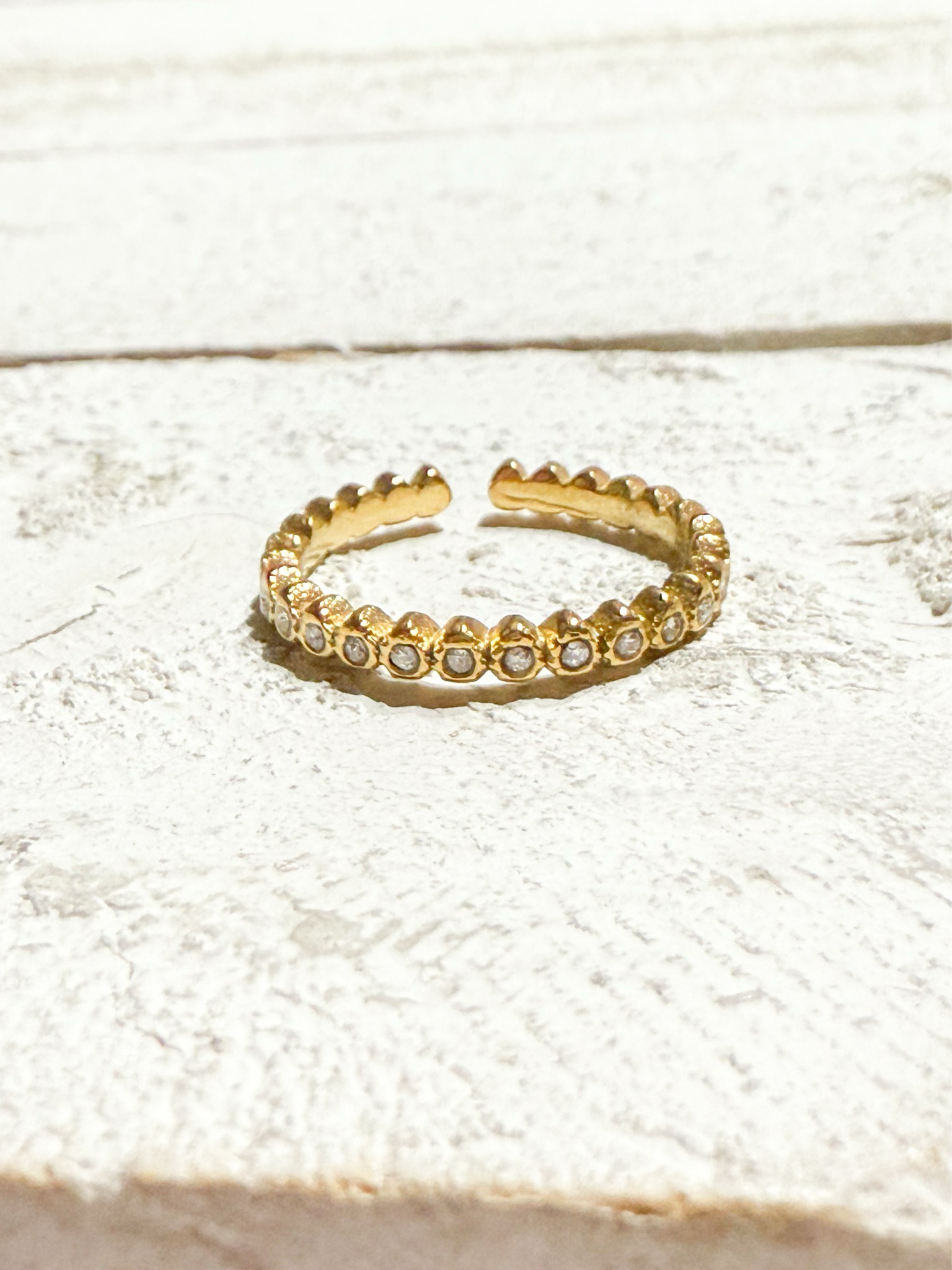 Anillo circonitas fino