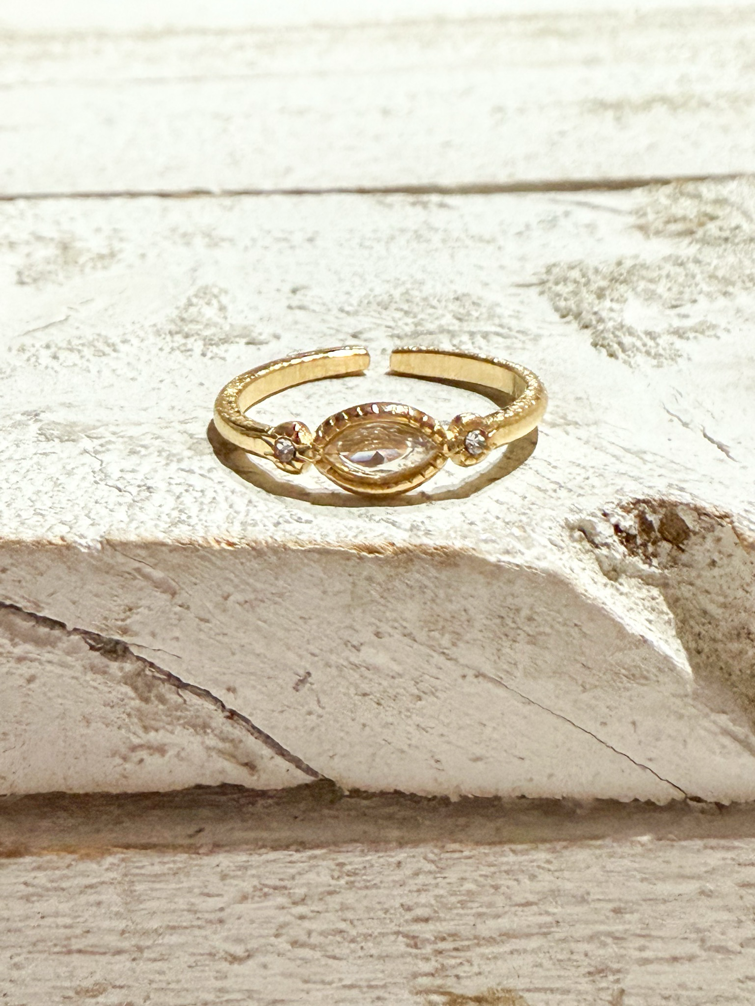 Anillo fino triple circonita