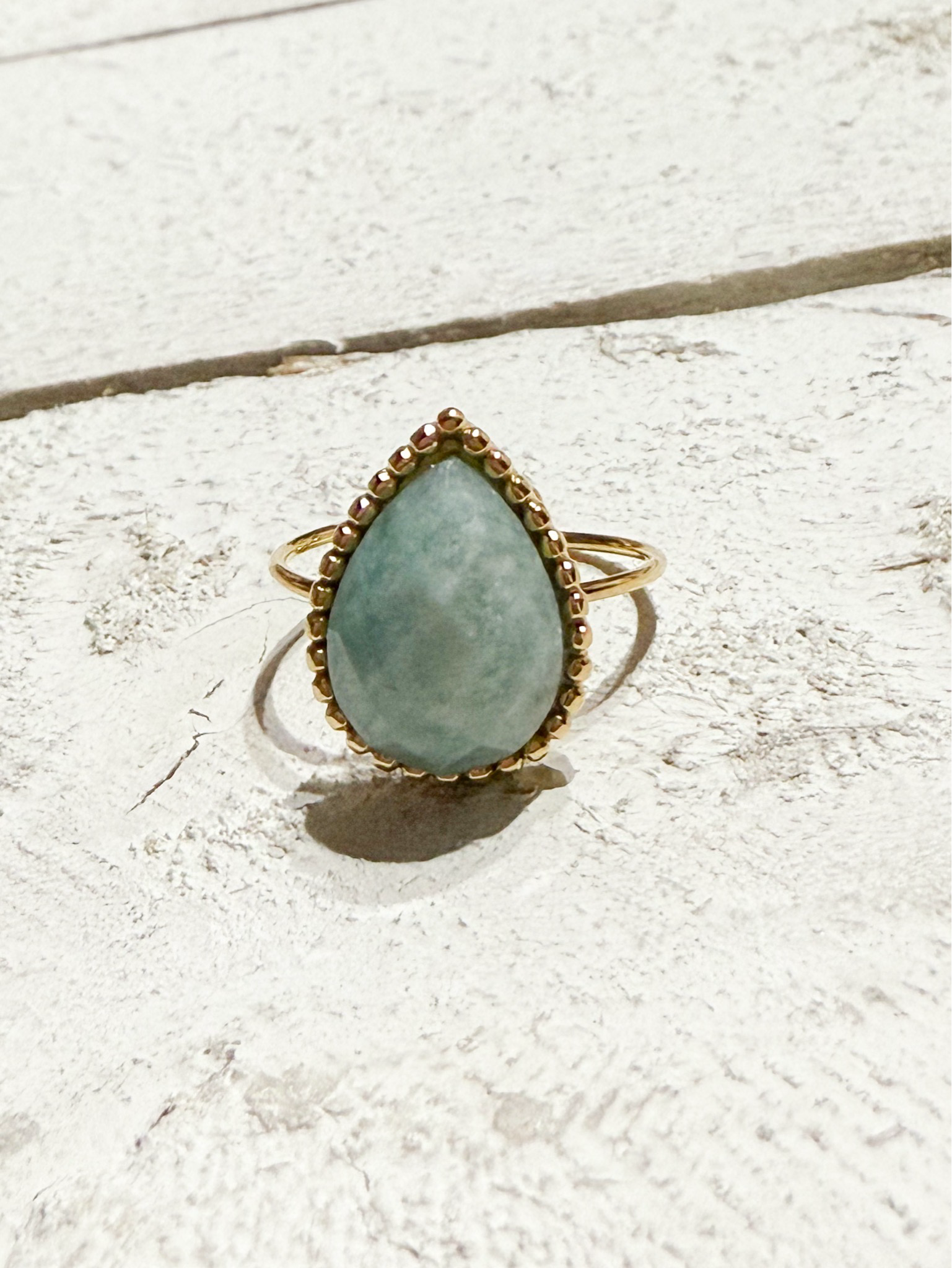 Anillo gota piedra amazonita facetada
