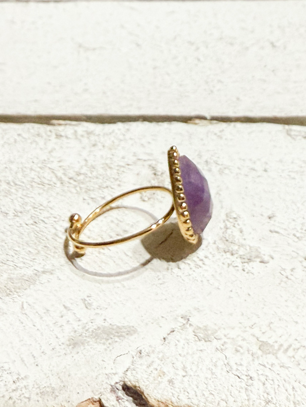 Anillo gota piedra amatista facetada