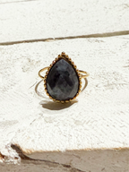 Anillo gota piedra labradorita facetada