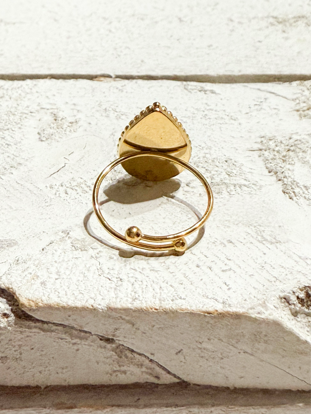 Anillo gota piedra labradorita facetada