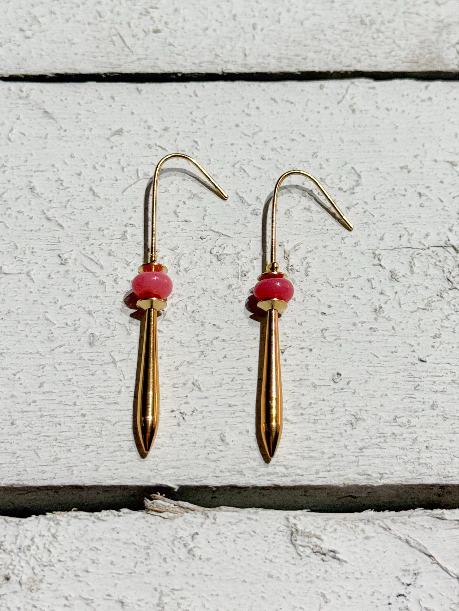 Pendientes bastón piedra rosa
