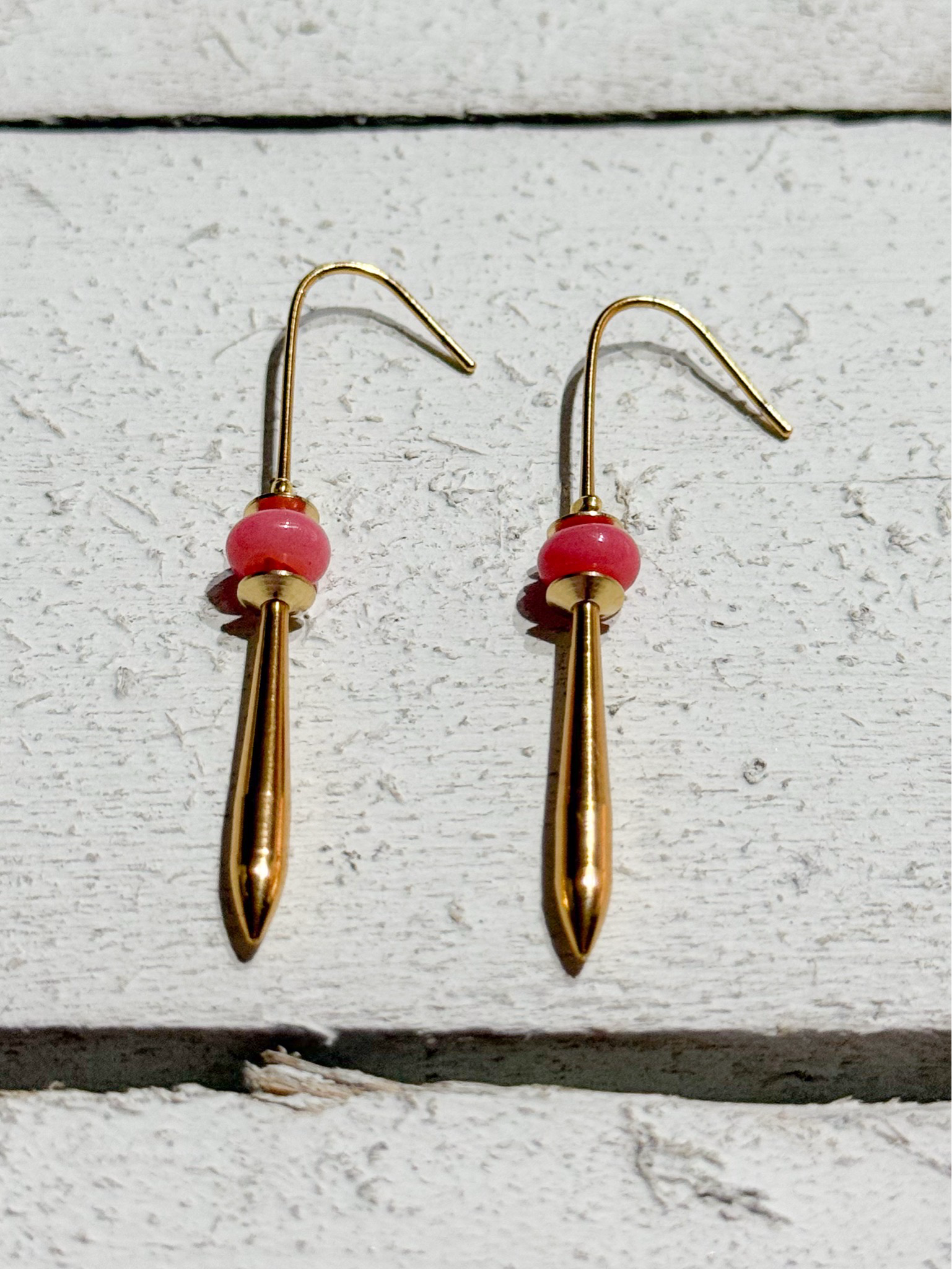 Pendientes bastón piedra rosa