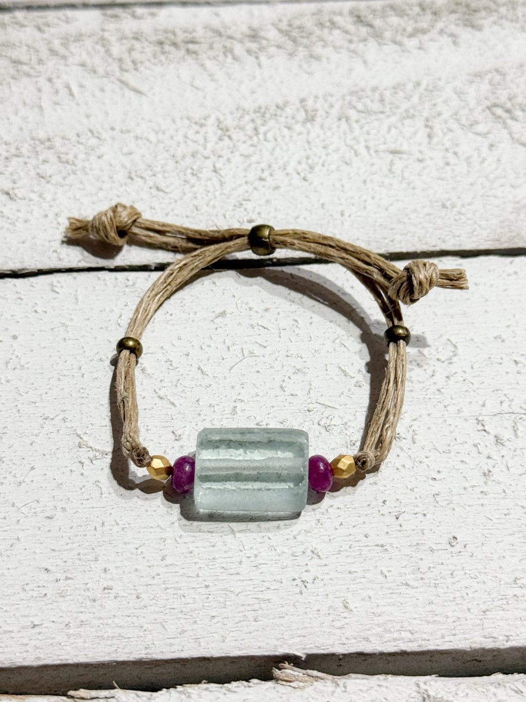 Pulsera cáñamo, piedra agua montada