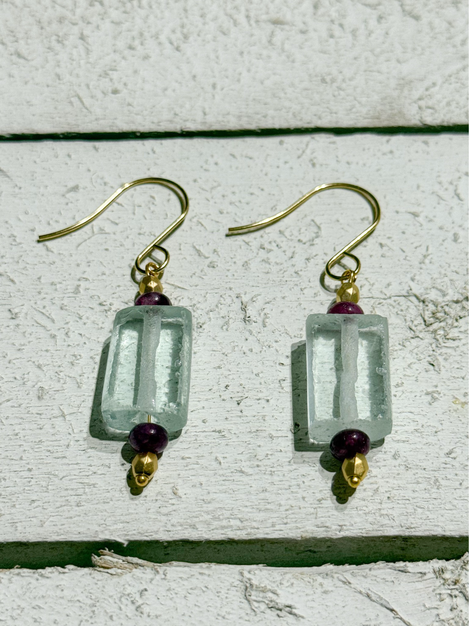 Pendientes vidrio azul dorados