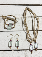 Pendientes vidrio azul dorados