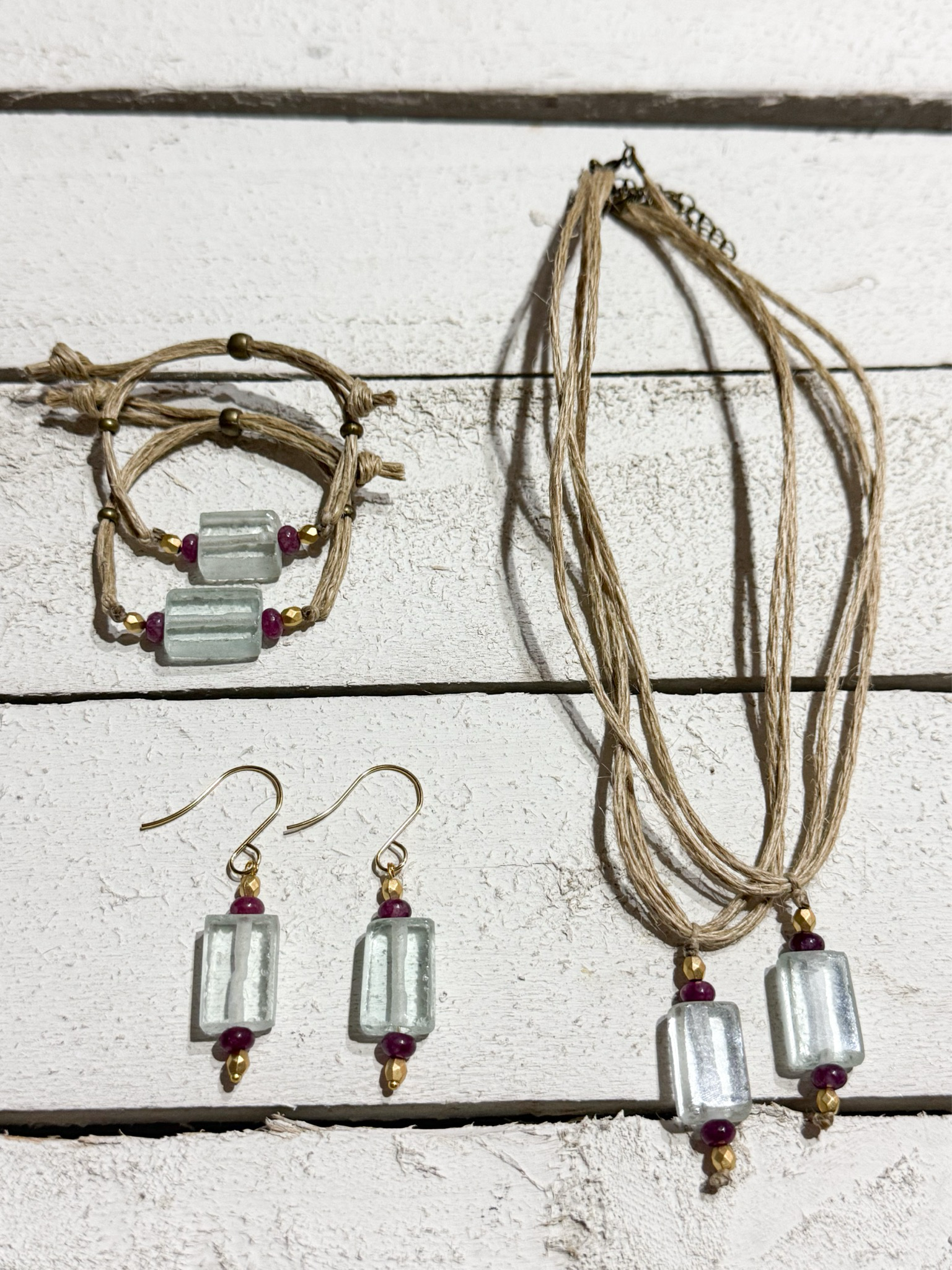 Pendientes vidrio azul dorados