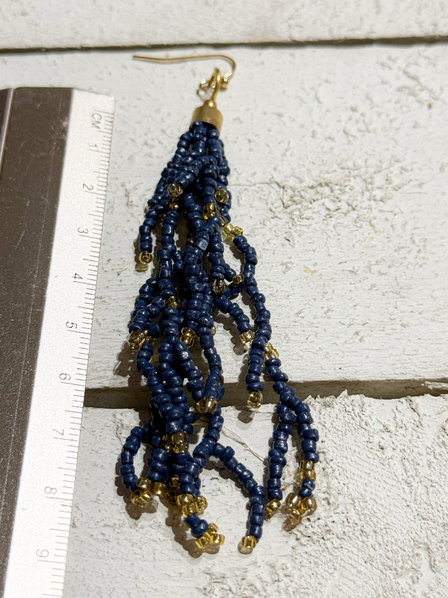 Pendientes pompón miyuki azul marino