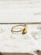 Anillo oval nacarado