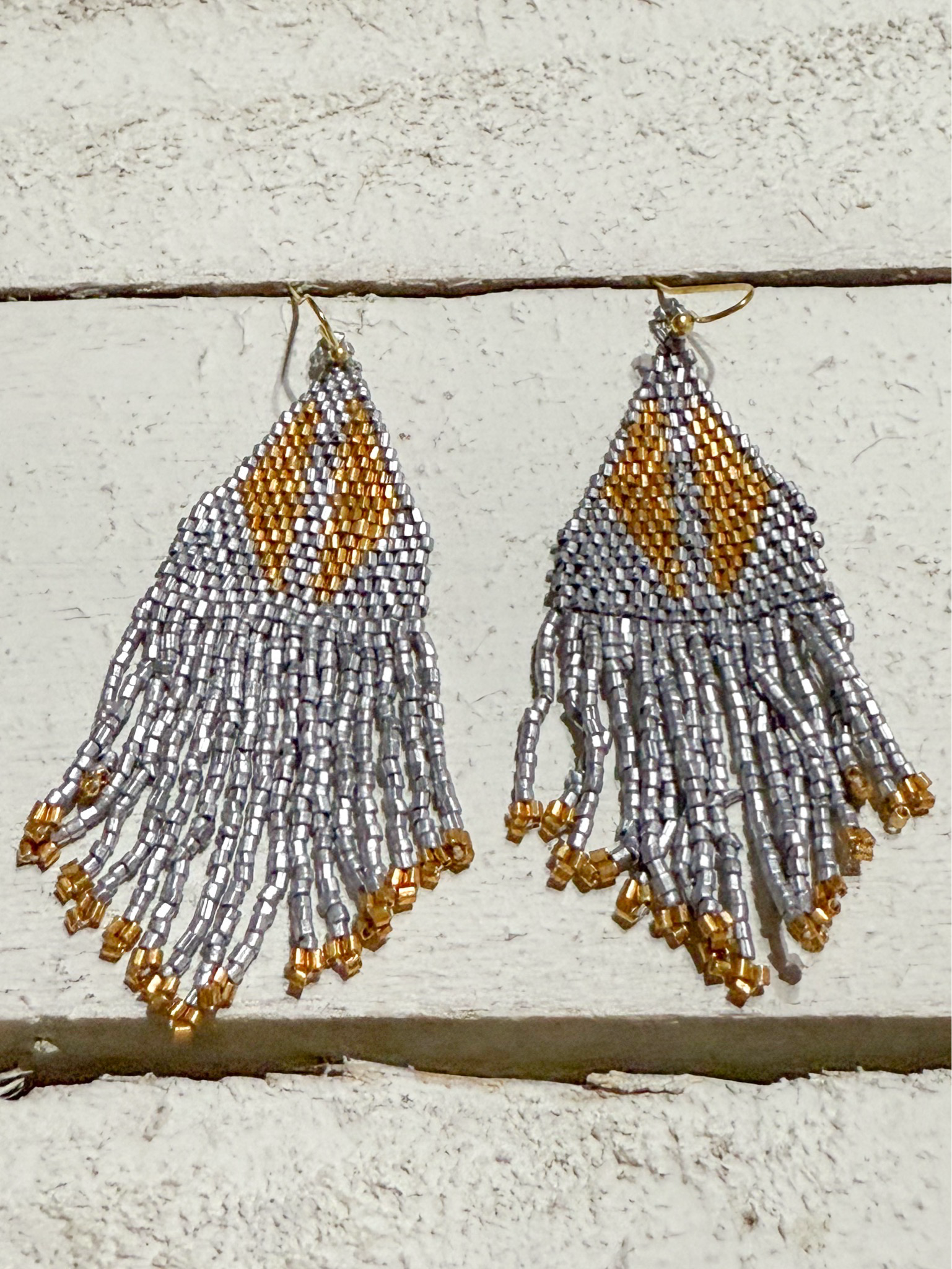 Pendientes miyuki alas gris