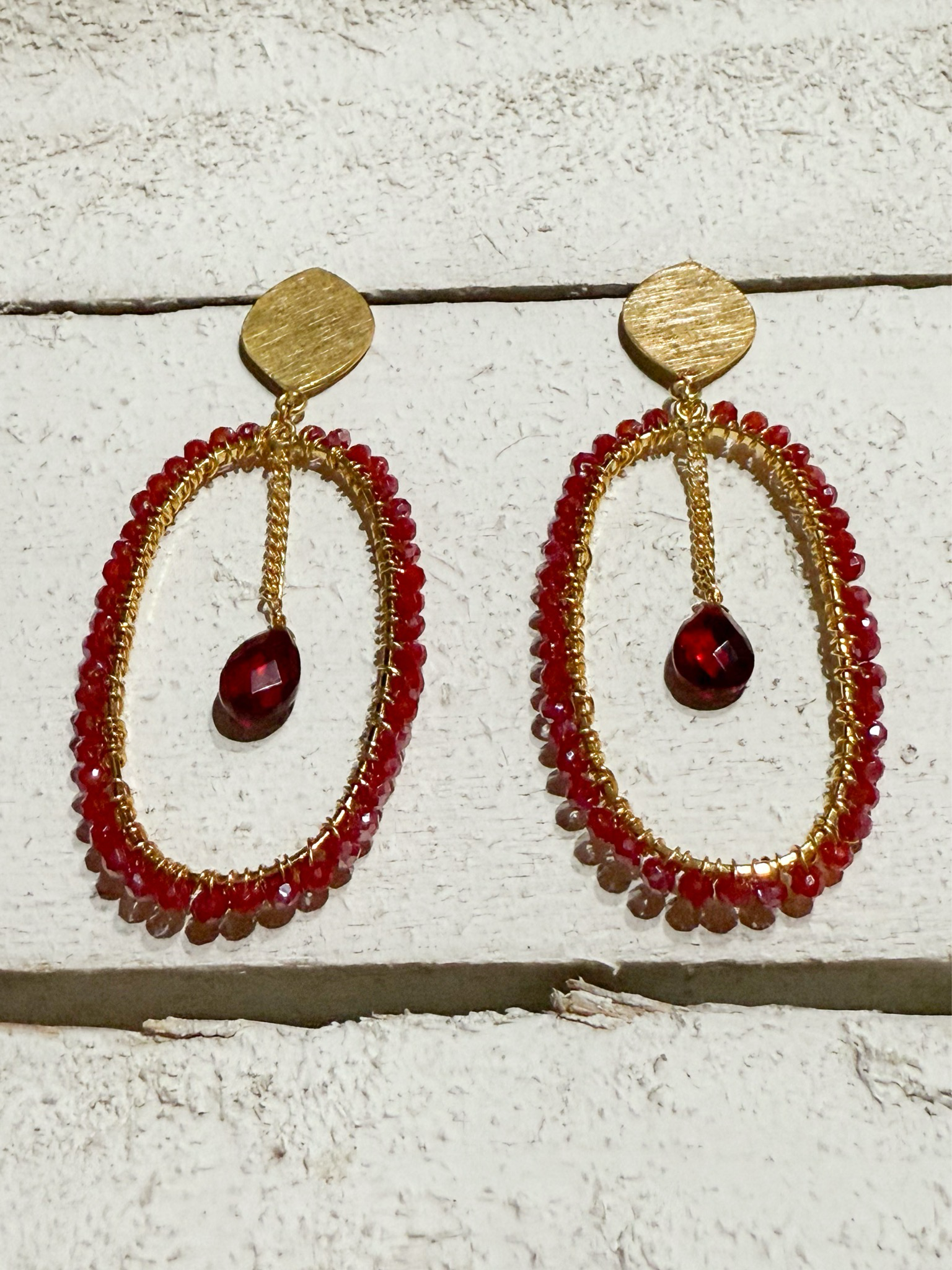 Pendientes aro oval rojo