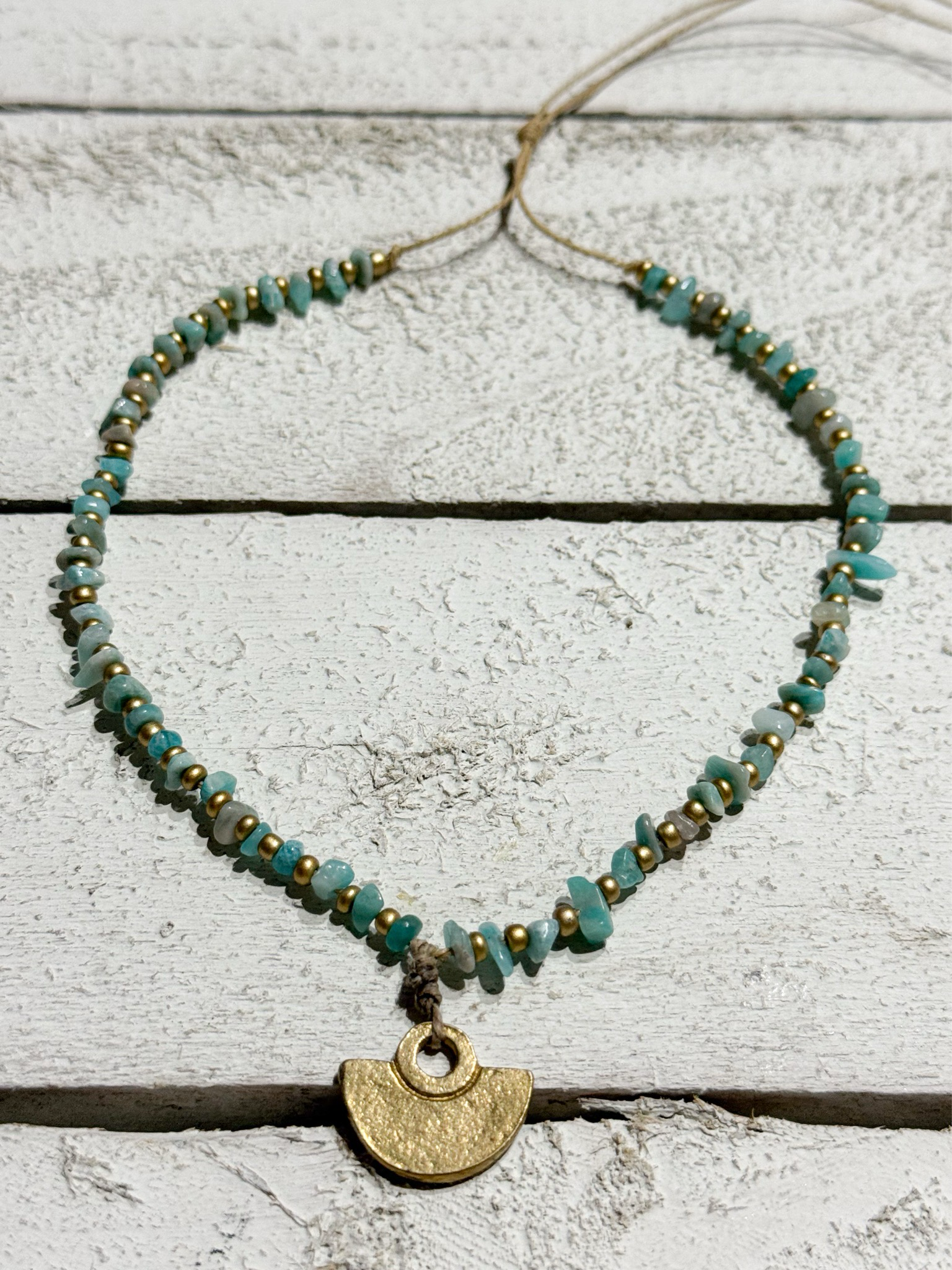 Gargantilla tribal chip agua