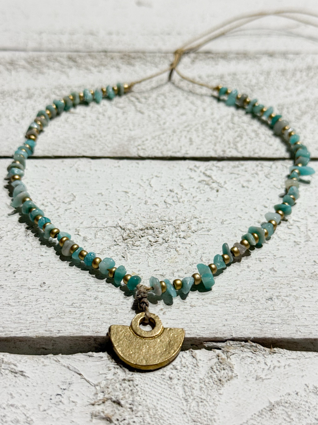 Gargantilla tribal chip agua