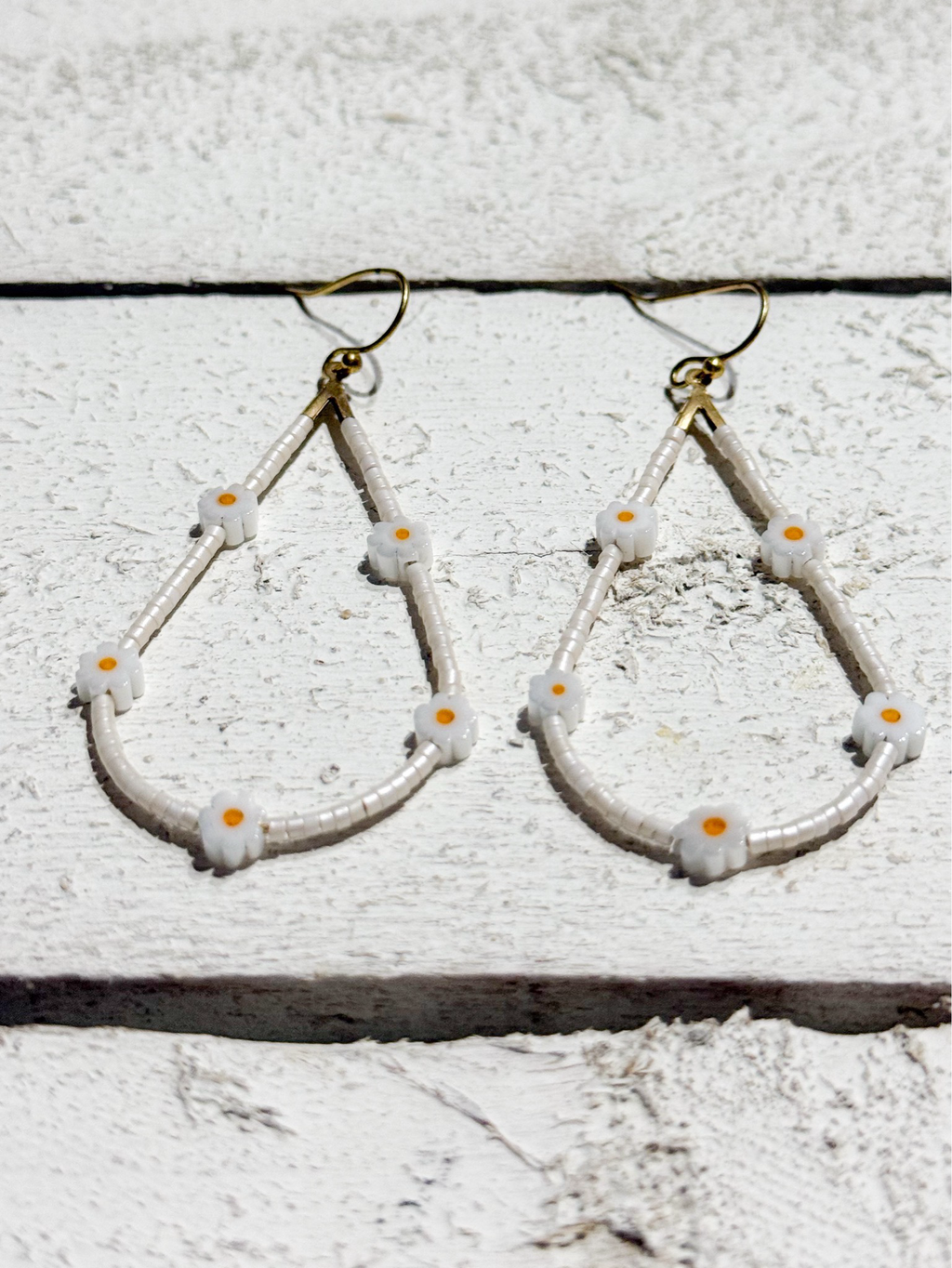 Pendientes gota margaritas natural