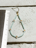 Pendientes gota margaritas agua
