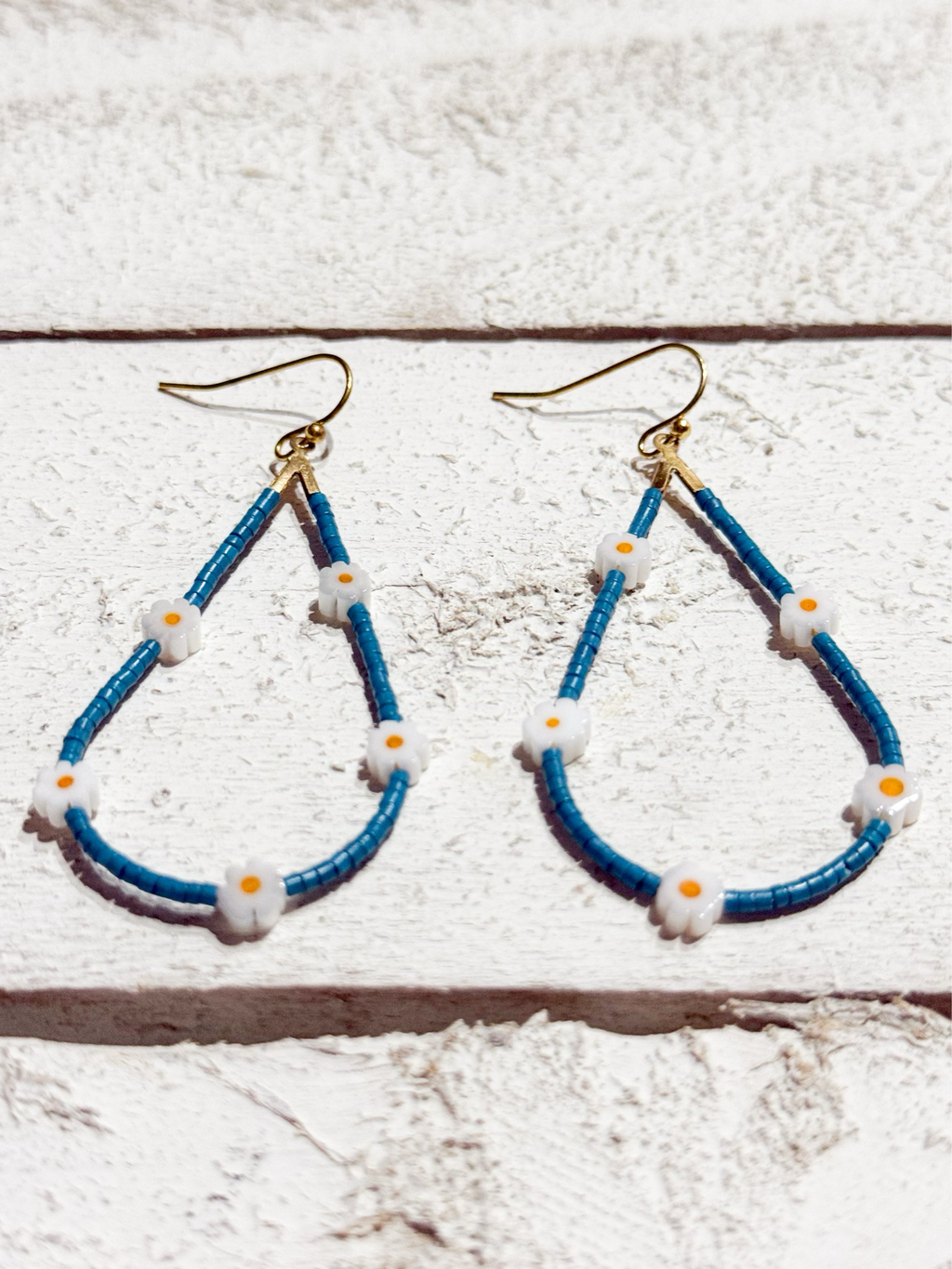 Pendientes gota margaritas azul plomo